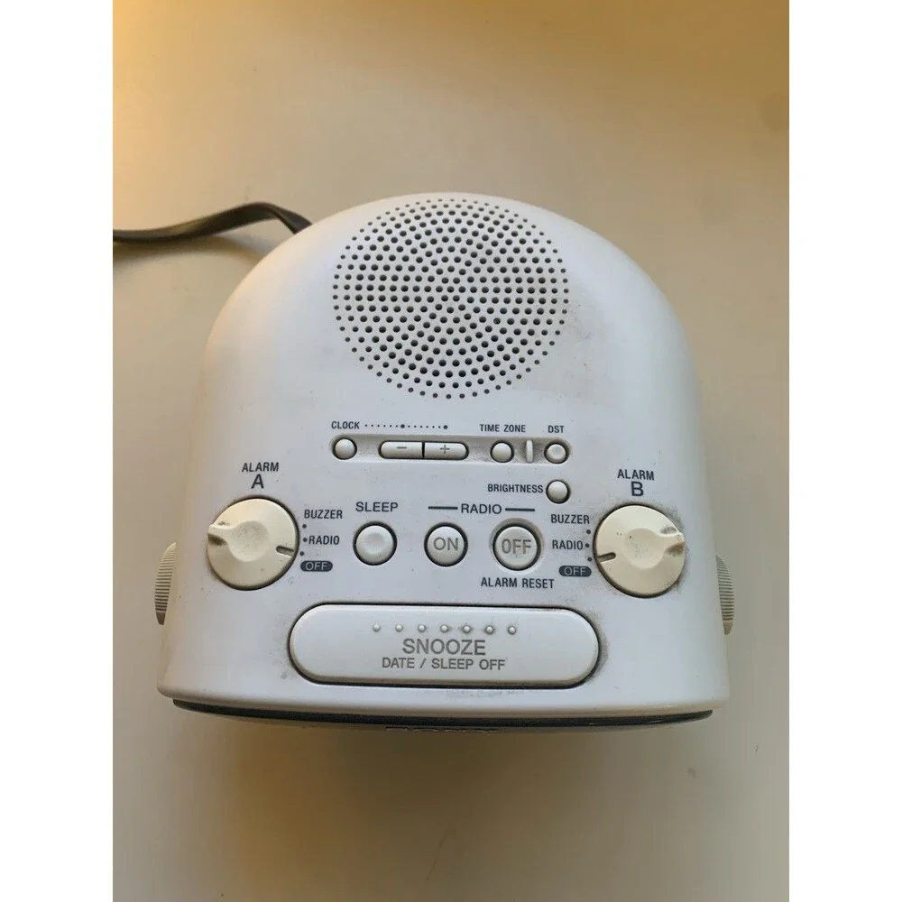 Sony Dream Machine ICF-C318 AM/FM Dual Alarm Clock Radio Digital White Retro